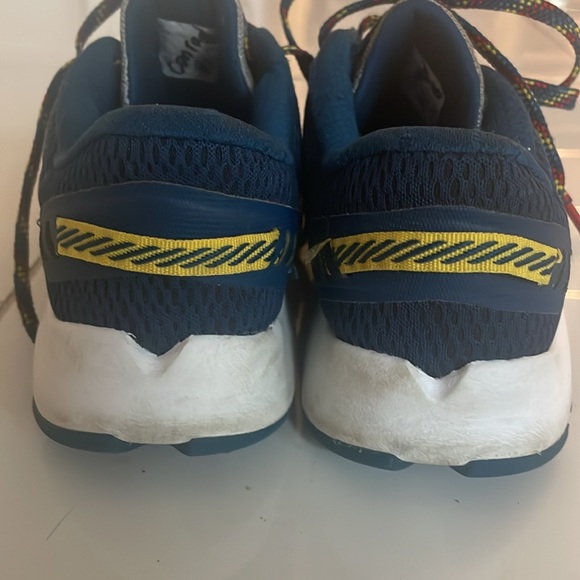 ** SOLD **New Balance.  Good condition. - Picture 4 of 4